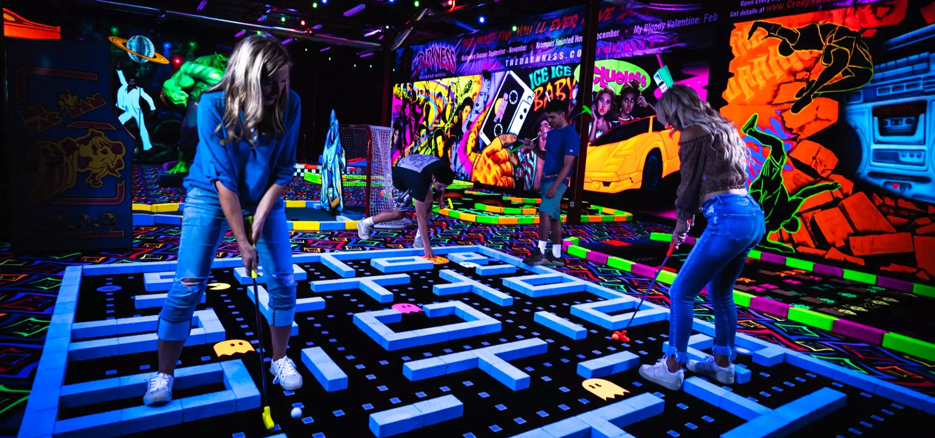 3D Blacklight Minigolf Dubai Tickets | Neon Indoor Golf Fun